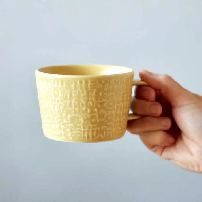 【波佐見焼】PATTERNED MUG ペア2色セット  yellow＋greige 【BIRDS’ WORDS】[CF081]