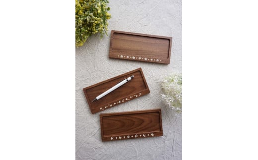 
            インレイ　ペントレー  調味料トレー ナチュラル 北欧風 木工品 木製 きのこ 贈り物 記念品 お祝い プレゼント 小物入れ インテリア 岩手県 北上市 夢工房 （E0197）木象嵌 調味料トレー ナチュラル 北欧風 木工品 木製  贈り物 記念品 お祝い プレゼント 小物入れ インテリア 岩手県 北上市 夢工房 かわいい 工芸品 コーヒー お茶出し
          