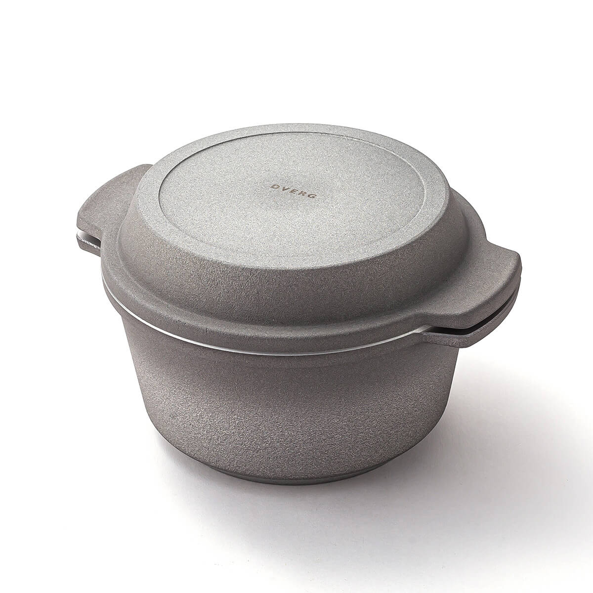 【ふるさと納税】DVERG 13 Versatile Pot 【ダッチオーブン 調理器具 鍋 煮る 焼く 蒸す シーズニング不要 アルミ製 軽量 万能 アウトドア クッキング キャンプ レジャー】