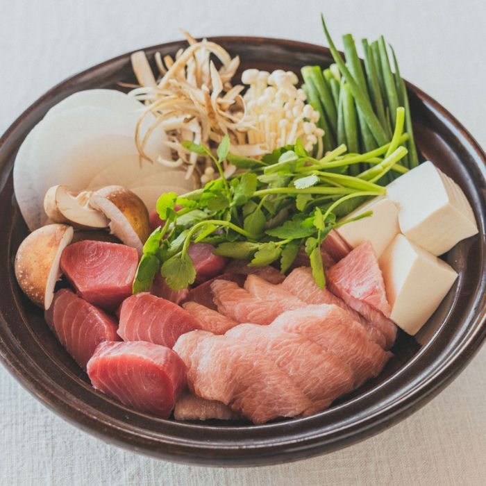 【ふるさと納税】 FISHSTAND 天然メバチまぐろのとろしゃぶ鍋セット マグロ 鮪 メバチマグロ とろ かまとろ 頭身 鍋 セット つゆ うどん 魚 魚介 冷凍 おいしい 天然 三崎恵水産 神奈川県 三浦市 おすすめ ランキング プレゼント ギフト