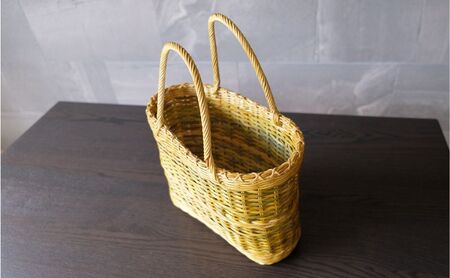 籐かご　手編みの買い物かご（中）[カラーラタン彩都] 雑貨 日用品 福祉用品 
