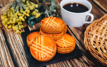 コーヒー豆 イタリアンブレンド ２００g （約20杯分）＆ ガレットブルトンヌ ６個 ＜詰め合わせ＞ ～ カフェ・アダチ 自家焙煎 珈琲 コーヒー 豆 （粉にもできます） ドリンク 飲料 お菓子 焼き