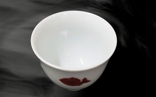 プレゼント、ギフトはもちろんご自分へのご褒美にもピッタリ。
暮らしの中の器、あなたの暮らしにお役立てください。