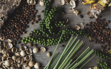 MAWSIM GIN SPICES ＆ HERBS （マウシム ジン スパイス ＆ ハーブ） 酒 ジン 蒸留酒 岐阜市 / 株式会社サンウエスパ[ANIL001]