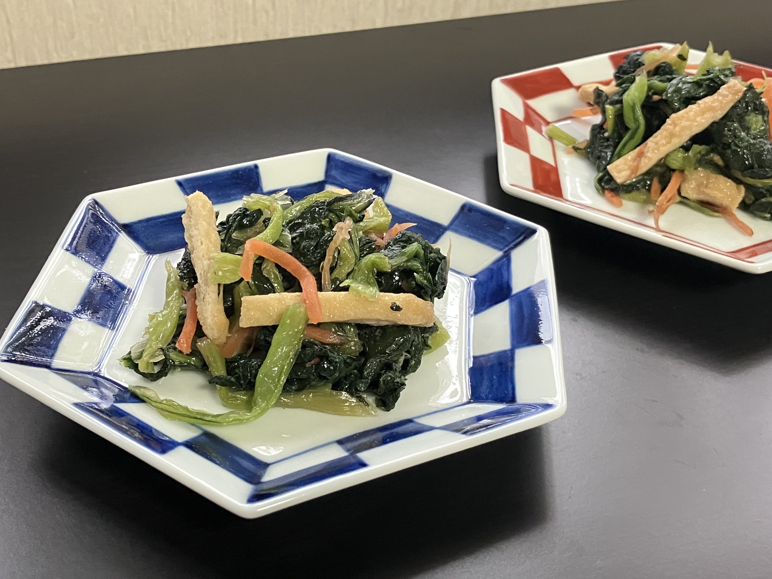 伊万里焼 市松亀甲小皿（青・赤）セット H1076_イメージ2
