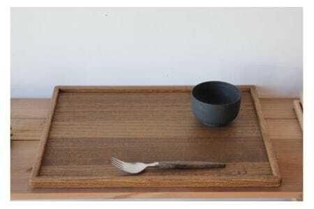 桐のトレー (L) 桐製 木製 38.5cm 29cm 無垢材 防虫剤 漂白剤 不使用 天然木 桐材 国産 日本製 食器 雑貨 インテリア 水洗い できる 木製トレー クラフト おしゃれ 工芸品 カフ