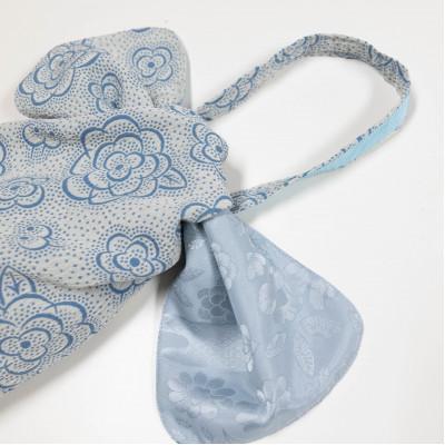 ふるさと納税 与謝野町 一色ちりめん　結びバッグ(角)椿(ブルー) |  | 03