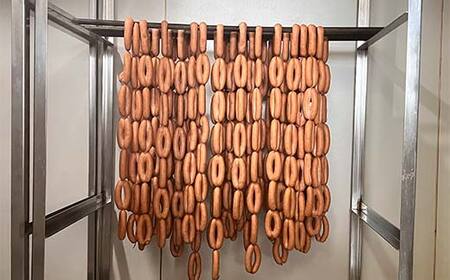 【草岡ハム】手づくりフランクフルト4種詰合せ（プレーン・さくら(馬肉)・チーズ・行者菜） F2Y-6689