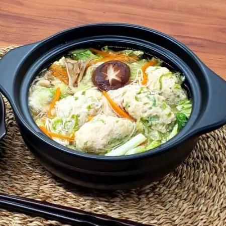 【レストラン銀河亭】生姜の効いた「 鶏だんご 鍋 」3個セット / 電子レンジ 温めるだけ 簡単調理【配送不可地域：離島】【1579303】