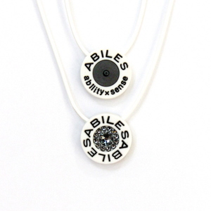 a24-026　ABILES PLUS Crystal ネックレス Silver Night