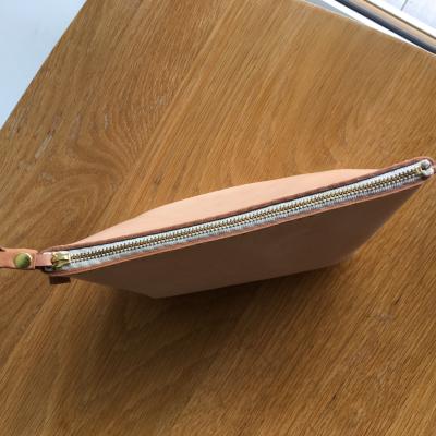 ふるさと納税 五所川原市  本革レザーポーチ ファスナーケース Lサイズ(ファスナーカラー白) |  | 02