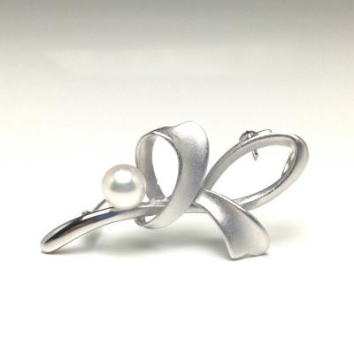 ふるさと納税 志摩市 老舗の真珠専門店・高品質 アコヤ真珠 ブローチ 7.0〜7.5ミリ タイプ:C