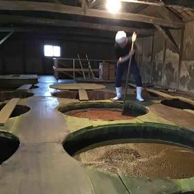 ふるさと納税 岡山市 丸大豆醤油　鐵次郎(てつじろう)　「三夏」　2本セット(1本720ml) |  | 01