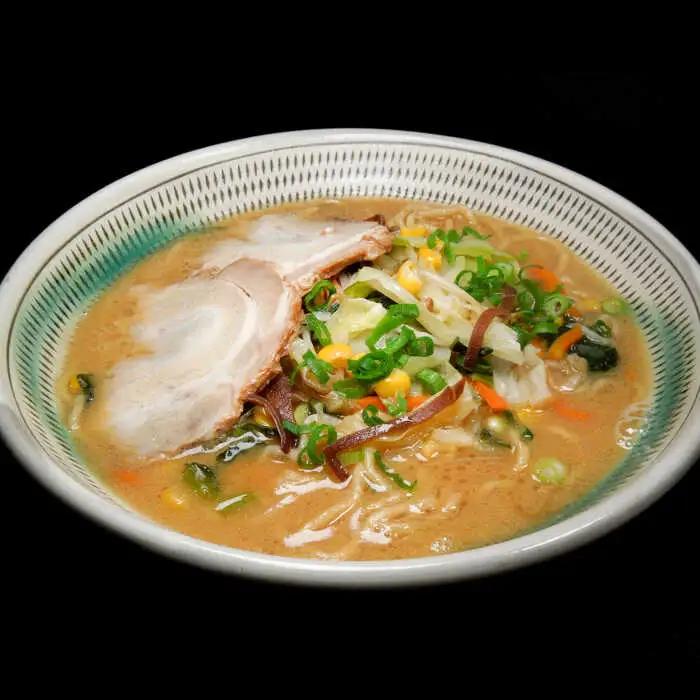 野菜たっぷり！豚骨みそラーメン 4食セット 桂川町/有限会社フーデスト [ADBJ003] ラーメン 冷凍 拉麺 味噌 とんこつ