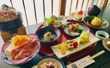 旅館いち川 ご宿泊券（1泊2食付）1名様分 / チケット クーポン 旅行 トラベル / 恵那市 / 旅館いち川[AUDC008]