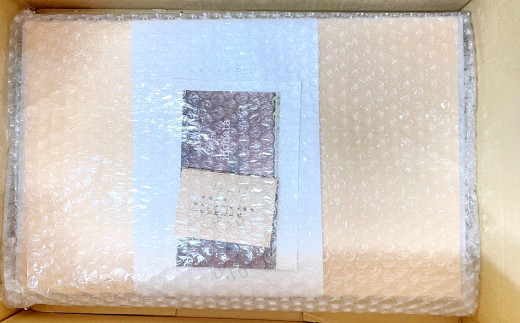 宮大工が一つ一つ丁寧に作っています。
貼り合わせやつなぎ合わせのない一枚板から削り出して製作しています。