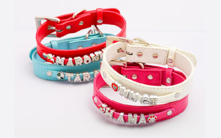 スワロフスキー文字ネーム入りペット首輪【犬用】（Mサイズ、ブルー） 〈ソフト素材仕様でペットにやさしい〉