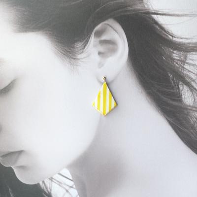 ふるさと納税 茅ヶ崎市 ArtOpus. ピアス ストライプ ディアマンテ ラクリマ W 黄 湘南 茅ヶ崎市 陶磁器 |  | 01