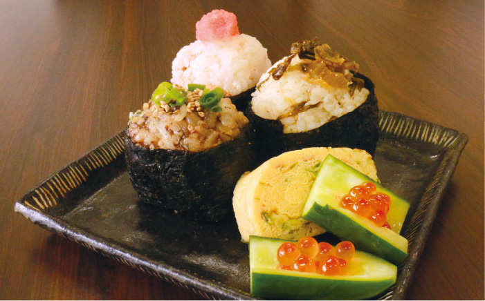 【定期便12回】明太子入りからし高菜600g（300g×2袋） 《糸島》【やますえ】 [AKA058]