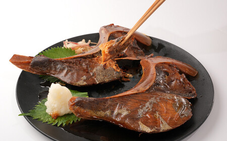 まぐろ煮カマ 1袋（2切）／ まぐろとろ煮 180g×2袋 ／ まぐろチャーシュー 170g