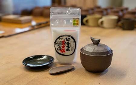 日常屋 の シロチドリ の 塩壷 と 塩さじ と 豆皿 （いごてつの 天日塩 1袋付き）［1498］