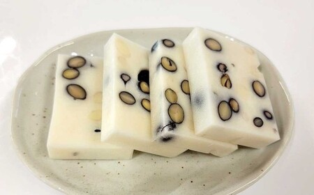 愛ふくふく 「切り餅（豆）10個入りセット」 （合計1800g） ／ 餅 もち モチ 切り餅 切りもち 切りモチ 角餅 角もち 角モチ 杵つき 餅米 もち米 モチ米 はくちょうもち 黒豆 黒大豆 国産 北海道 愛別町