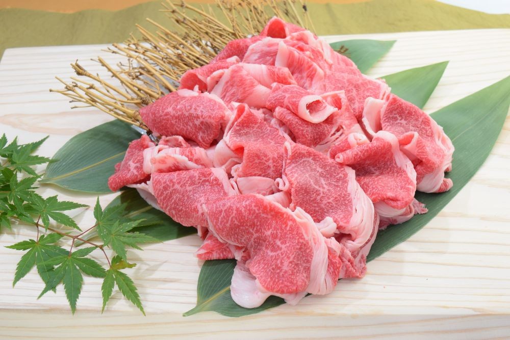 返礼品は佐賀牛切り落とし1000gのみです。画像は400~600gです。すき焼きや牛丼はもちろん、肉じゃがなどの煮物料理に。