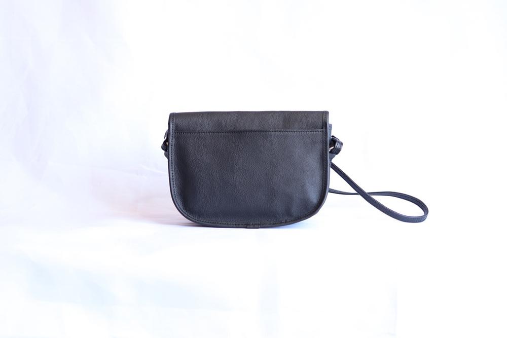 【ショルダーバッグ】Frap shoulder bag Small　カラー：Black