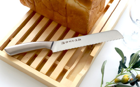 濃州正宗作 日本製 オールステンレス パン切りナイフ（ブレッドナイフ・パンナイフ） 包丁