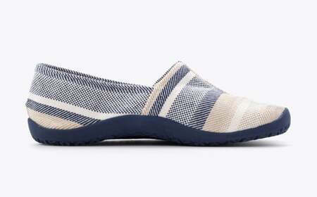 足袋型シューズ『たびりら』カラー：海【24.0cm】【倉敷市産 国産 靴 くつ シューズ 足袋型コンフォートシューズ 足袋シューズ 足袋 軽い 綿100％ 岡山県 倉敷市 おすすめ 人気】