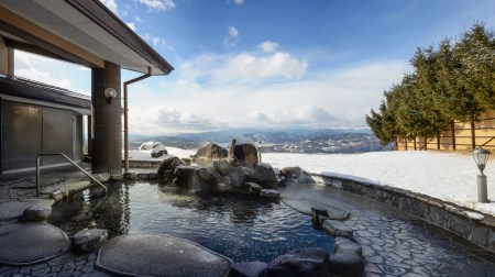 絶景を臨む温泉「湯楽里館」の施設利用券6,000円分