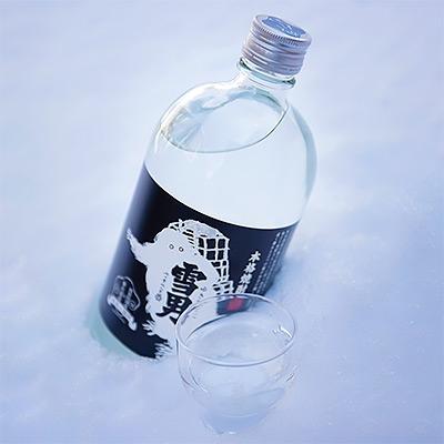 ふるさと納税 南魚沼市 鶴齢の本格焼酎「雪男」四合瓶(720ml) |  | 02