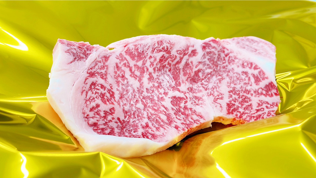 
            【2026年6月より順次発送】松阪牛 サーロイン ステーキ 約200g×1枚 ／冷凍  瀬古食品 松阪肉 ギフト箱 名産 ブランド 霜ふり本舗  牛肉 お肉 肉 和牛 黒毛和牛 国産 国産牛 松阪牛 牛 ブランド牛 ギフト 贈答 産地直送 松阪 牛 三重県 大台町 (417)
          