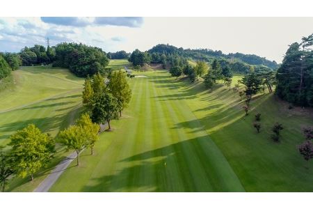 彦根カントリー倶楽部平日２名様セルフプレー券（食事付き）