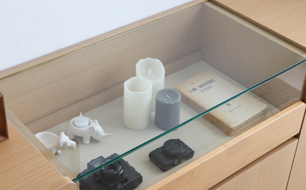 【東馬家具】アトリス SB 150 NA【コレクション ガラスケース キャビネット 木目 高級感 シンプル 和室 洋室 ショーケース 収納力 リビング 完成品 脚のみ取付】(H060624)