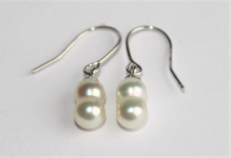 真珠 パール アコヤ貝 アクセサリー ピアス ギフト プレゼント 伊勢 志摩 伊勢志摩 志摩産 冠婚葬祭 慶事 弔事 結婚式 入学式 卒業式 国産 誕生石 記念日 真珠の里 ベビーパール双子ピアス (