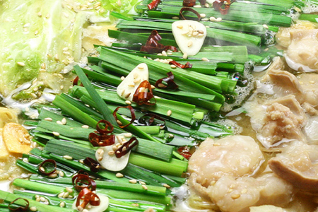 博多の人気鍋2種 セット 九州味噌もつ鍋 2?3人前 & 博多水炊き(切り身) 2?3人前 計4～6人前