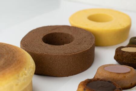 米菓バウム【ホール】ショコラ グルテンフリー 米粉 米粉菓子 小麦不使用 バウムクーヘン しっとりなめらか 優しい甘さ [1321]