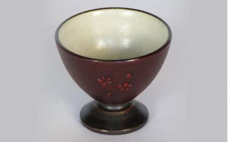 陶胎漆器（片口と盃セット)