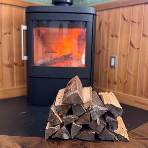 薪 信州産 松の薪 薪1箱 約20キロ×3箱 合計60キロ 薪長さ：35cm【027-17】