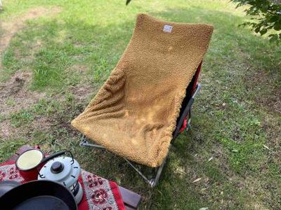 赤外線を吸収して暖かくなる難燃ボアのチェアカバーLサイズ_キャメル【G0511】