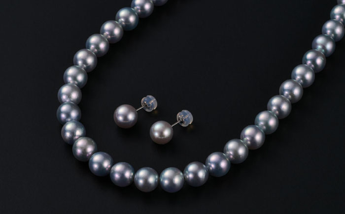【選べる！】【真珠科学研究所鑑別書付き】【艶々マーメイドブルーグレー系】7.5-8mm ネックレス、念珠、ピアスorイヤリング 3点セット / 佐賀県 [41AAAA026]