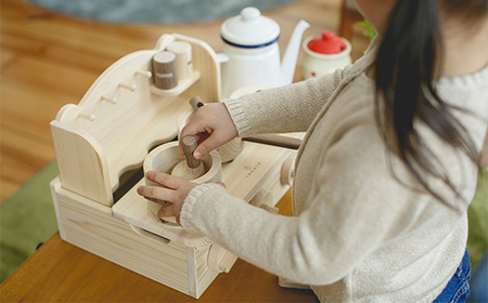 塗料を使わない檜のおもちゃ IKONIH ミニキッチン おもちゃ 玩具 ひのき F6Q-368