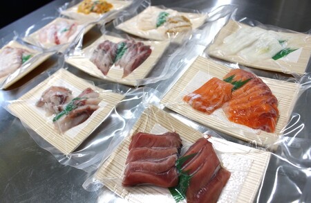 お刺身 おまかせ 旬 セット 5パック 【 刺身 魚介 魚介類 海鮮 詰合せ 便利 簡単 お手軽 冷凍 三陸産 旬 新鮮 岸屋商店 】RT2529