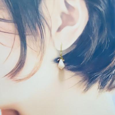 ふるさと納税 小山市 天然石ピンクオパールとスワロフスキーのピアス |  | 01