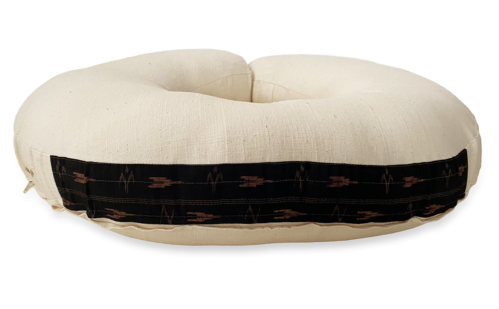 SANGOくっしょん（授乳クッション）琉球絣くろ　ベビー用品　出産祝い