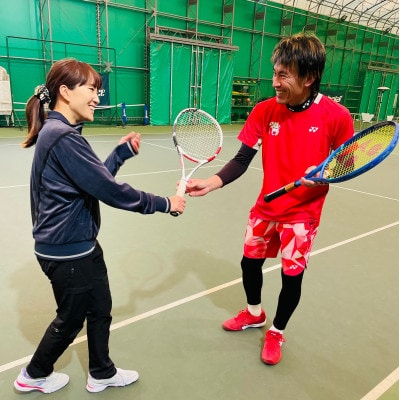 【中級者向け】世界マスターズランキングトップ10入りプロによるテニスパーソナルレッスン(1回分)【1706590】