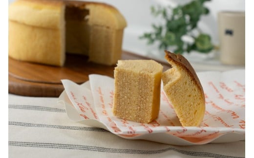 
            米菓バウム【きのこ】 グルテンフリー 米粉 米粉菓子 小麦不使用 バウムクーヘン しっとりなめらか 優しい甘さ プレーン ショコラ 選べる発送 冷凍 常温
          