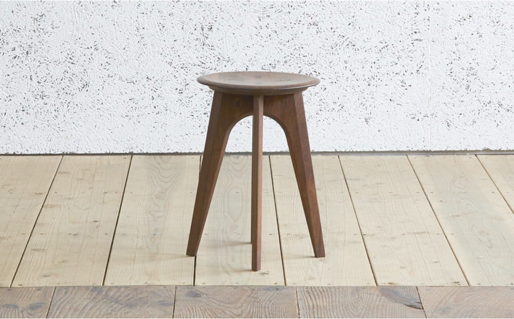 
                  タップルート 無垢材のスツール【全2種】
                