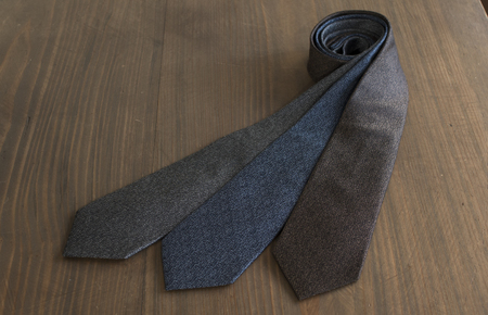 シルクネクタイ（杢柄　ネイビー）